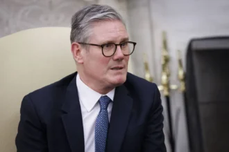 ارتفاع عدد المتقاعدين الحكوميين العاملين في المملكة المتحدة إلى 1.56 مليون بسبب ضغوط المعيشة وارتفاع سن التقاعد