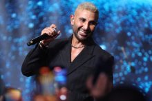 أحمد سعد يشعل احتفالات رأس السنة بحفل كامل العدد في الشارقة