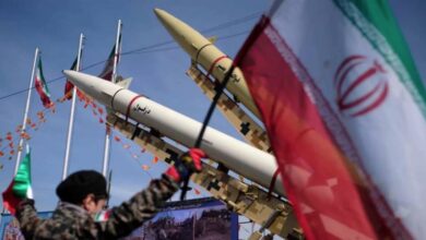 الحرس الثوري يؤكد دعمه للشعب الإيراني وخامنئي يهاجم الولايات المتحدة