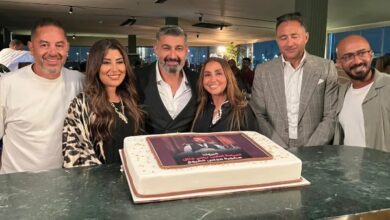 أحمد شفيق يحتفل مع أبطال بيبو وكلهم بيحبوا مودي استعدادًا لرمضان 2026