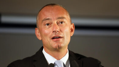 نيكولاي ملادينوف يكشف عن تشكيل "لجنة وطنية لإدارة غزة": خطوة نحو السلام والاستقرار في القطاع