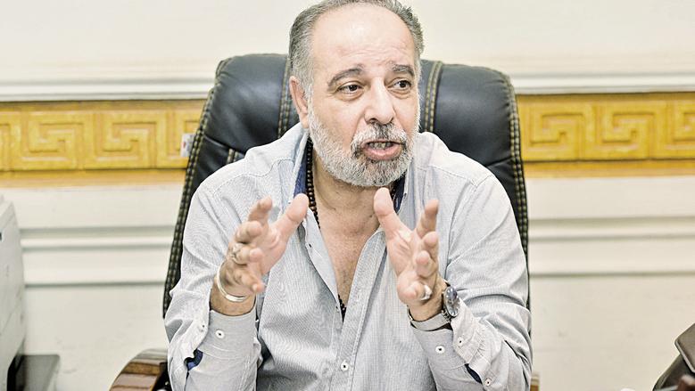 أشرف زكي يطمئن الجمهور على الحالة الصحية للفنان ياسر صادق