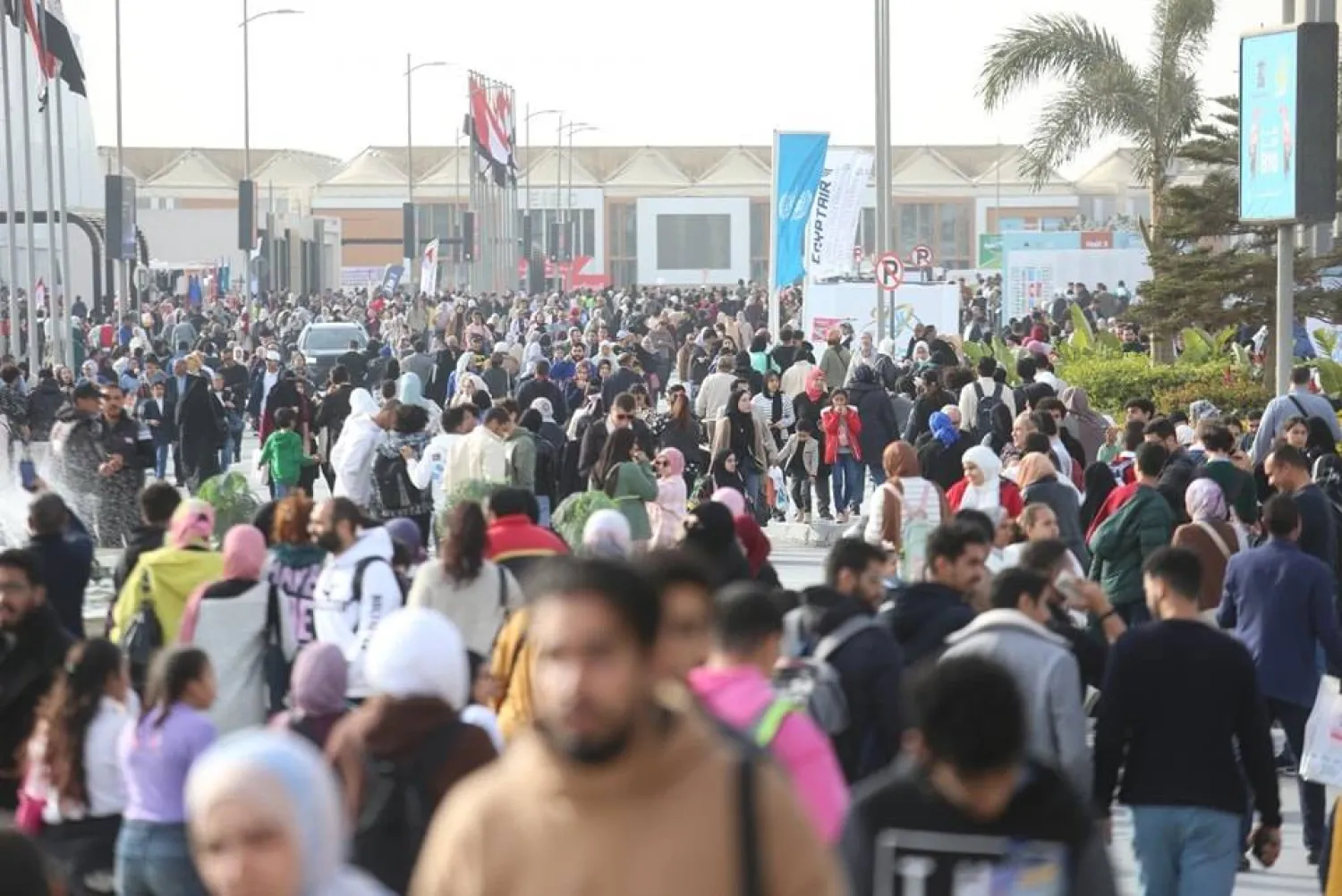 معرض القاهرة الدولي للكتاب يستمر في استقبال الزوار