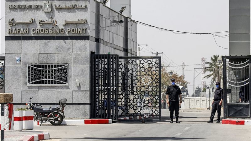 معبر رفح يفتح بترتيبات إنسانية جديدة.. أولوية للمرضى وسط إجراءات أمنية مشددة