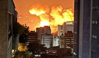 زلزال في أمريكا اللاتينية.. ترامب يقتلع نظام الحكم في فنزويلا بضربة عسكرية ويعتقل الرئيس مادورو 5 زلزال في أمريكا اللاتينية.. ترامب يقتلع نظام الحكم في فنزويلا بضربة عسكرية ويعتقل الرئيس مادورو