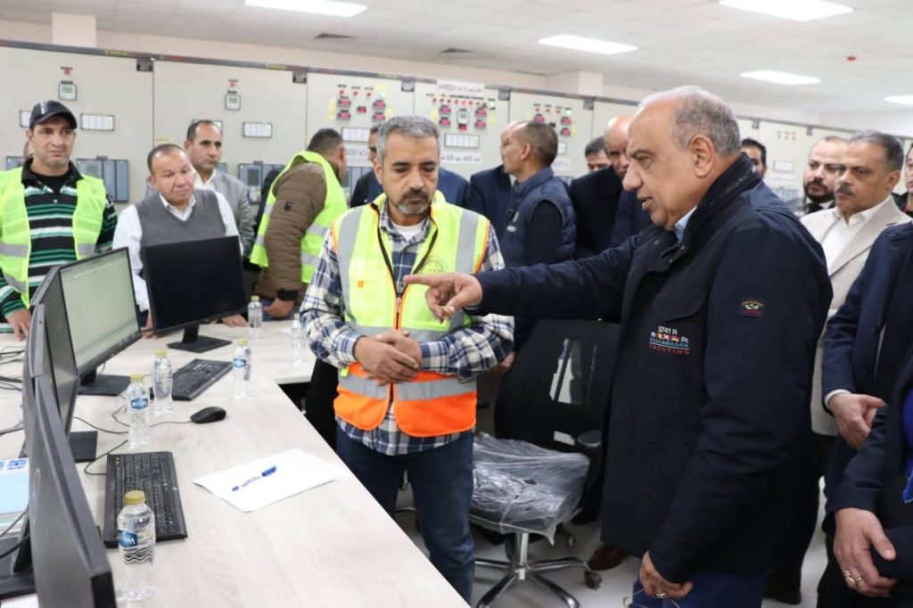 وزير الكهرباء ومحافظ الشرقية يتفقدان محطة محولات الزقازيق ويشهدان إطلاق التيار والربط على الشبكة استعدادًا للصيف