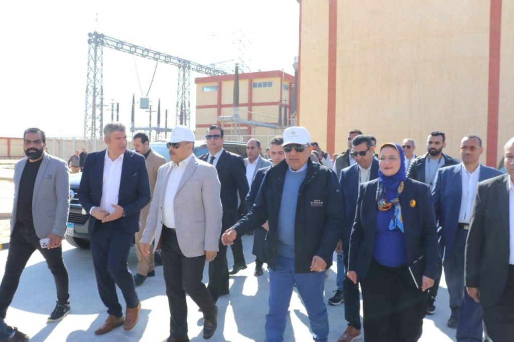 وزير الكهرباء ومحافظ الشرقية يتفقدان محطة محولات الزقازيق ويشهدان إطلاق التيار والربط على الشبكة استعدادًا للصيف