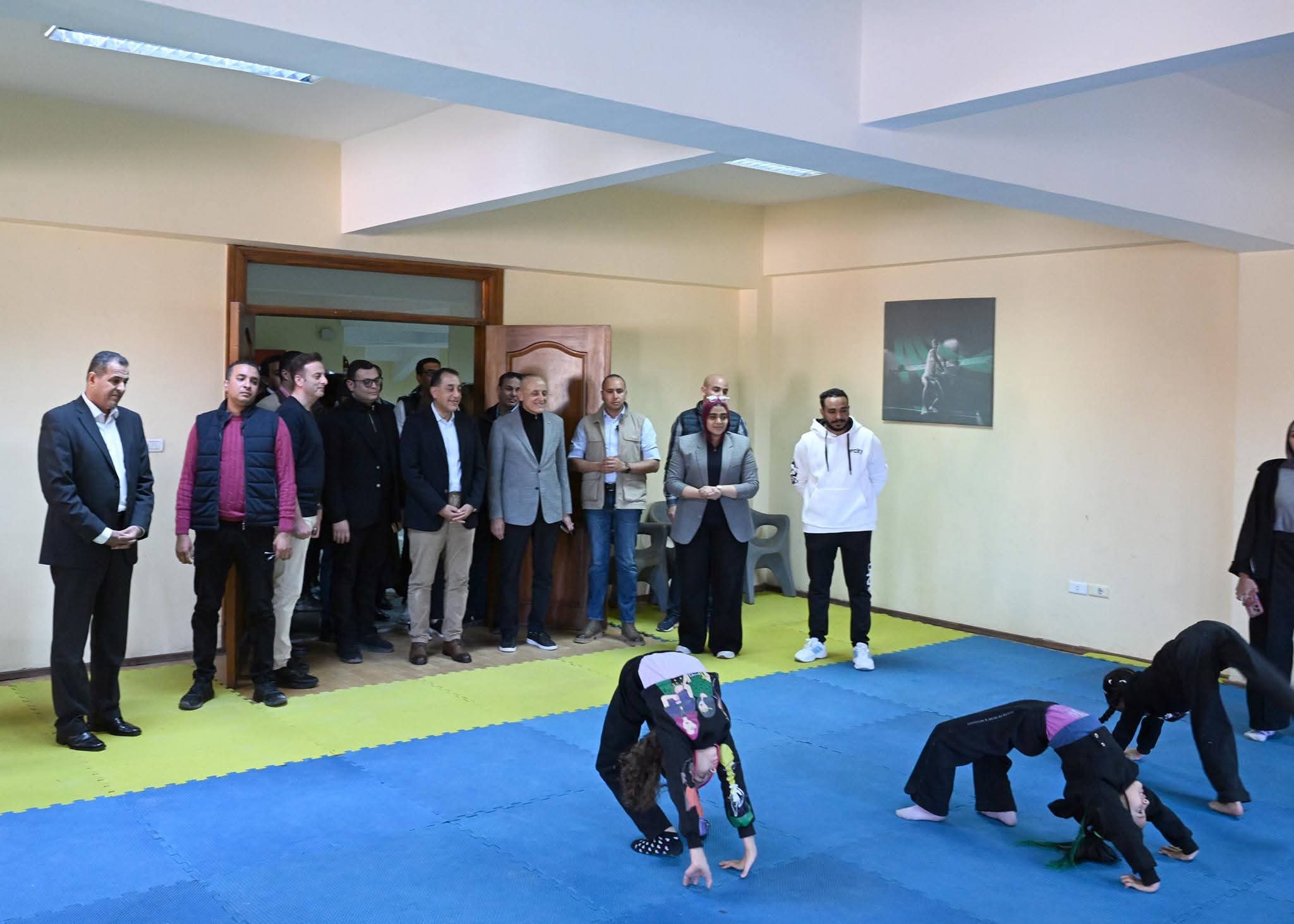 رئيس الوزراء يتفقد حمام السباحة الأوليمبي بنادي «سيتي كلوب» بالأقصر