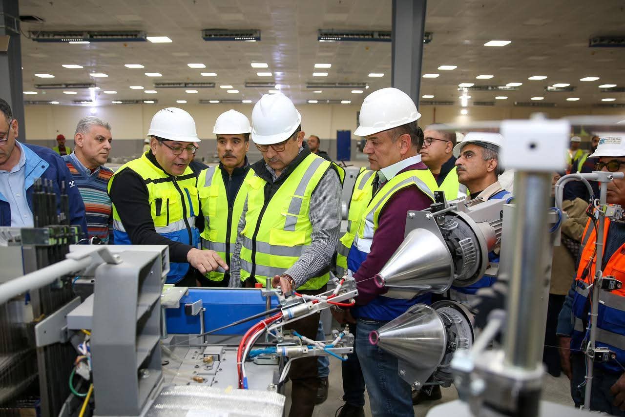 وزير قطاع الأعمال يتفقد المرحلة الثانية من تطوير غزل المحلة ويعلن اكتمال أربعة مصانع جديدة