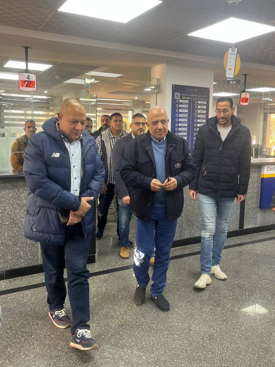 وزير الكهرباء يتفقد مركز خدمة المواطنين ومحطة محولات بورفؤاد لمتابعة التشغيل وتأمين التغذية 1 وزير الكهرباء يتفقد مركز خدمة المواطنين ومحطة محولات بورفؤاد لمتابعة التشغيل وتأمين التغذية