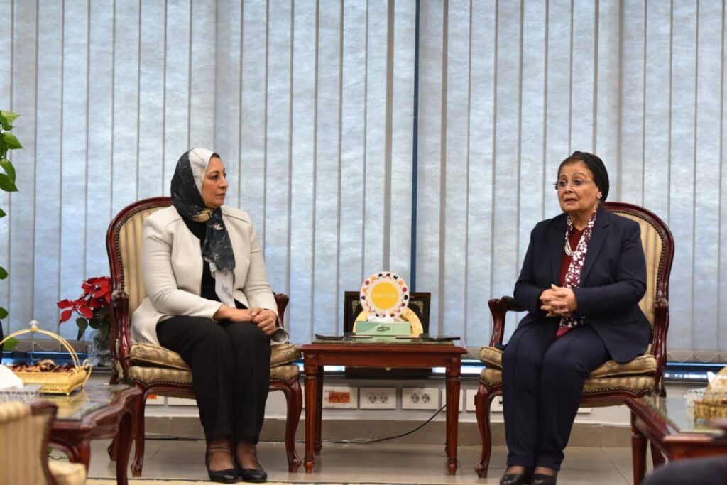 نائب وزير الصحة تزور مستشفى الجلاء التعليمي وتبحث تعزيز خدمات تنمية الأسرة وخفض القيصريات 4 نائب وزير الصحة تزور مستشفى الجلاء التعليمي وتبحث تعزيز خدمات تنمية الأسرة وخفض القيصريات