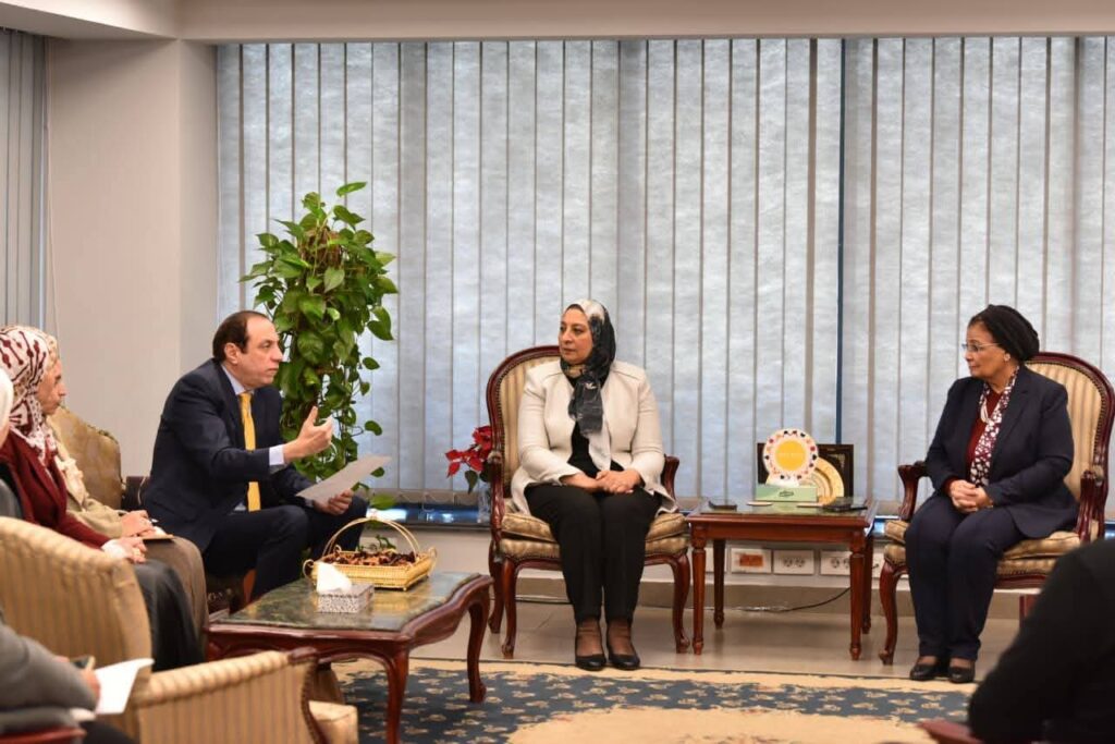 نائب وزير الصحة تزور مستشفى الجلاء التعليمي وتبحث تعزيز خدمات تنمية الأسرة وخفض القيصريات 3 نائب وزير الصحة تزور مستشفى الجلاء التعليمي وتبحث تعزيز خدمات تنمية الأسرة وخفض القيصريات