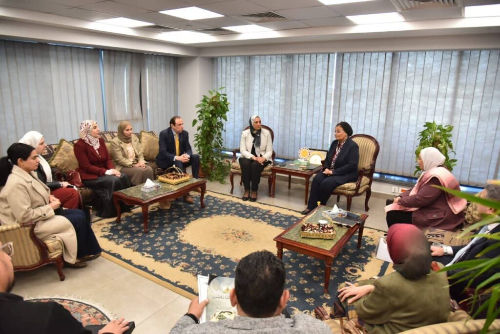 نائب وزير الصحة تزور مستشفى الجلاء التعليمي وتبحث تعزيز خدمات تنمية الأسرة وخفض القيصريات 2 نائب وزير الصحة تزور مستشفى الجلاء التعليمي وتبحث تعزيز خدمات تنمية الأسرة وخفض القيصريات