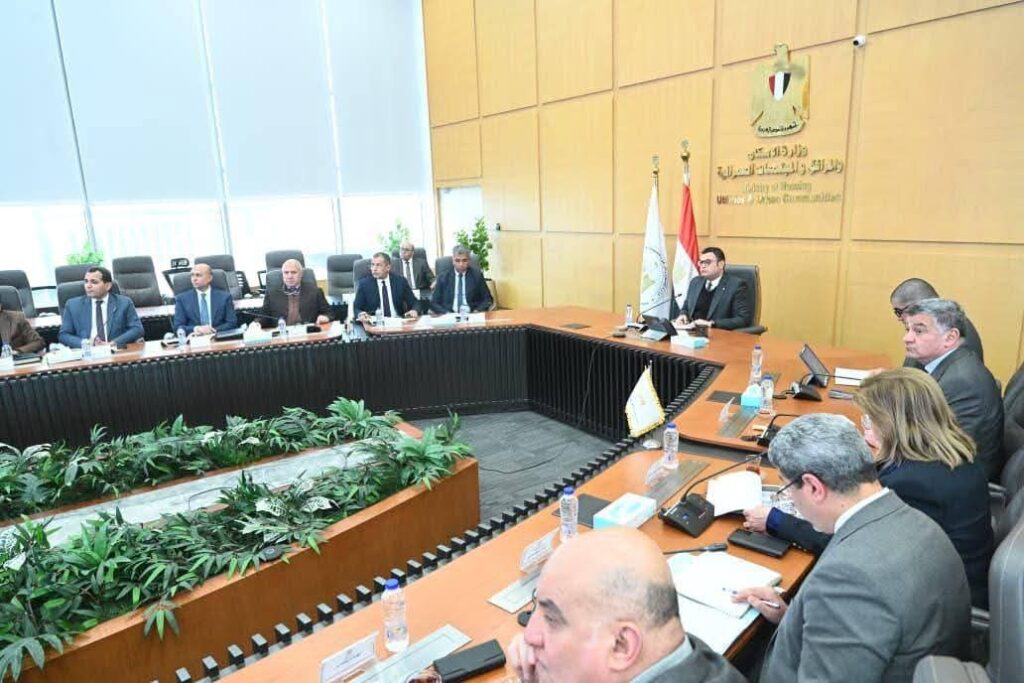 وزير الإسكان يتابع الموقف التنفيذي لمشروعات «حياة كريمة» لتطوير قرى الريف المصري