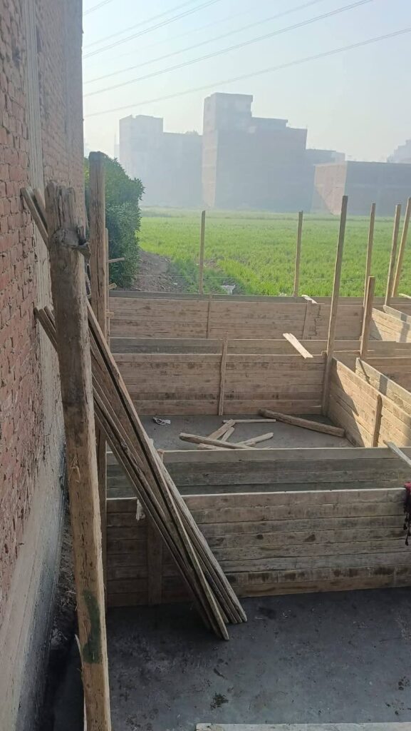 متابعة أعمال البناء ومراجعة التراخيص بمركز ومدينة القناطر الخيرية