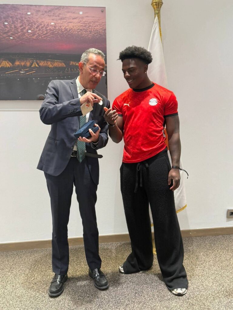 منطقة أهرامات الجيزة والمتحف المصري الكبير تستقبل اليوتيوبر العالمي IShow Speed لاكتشاف سحر الحضارة المصرية العريقة