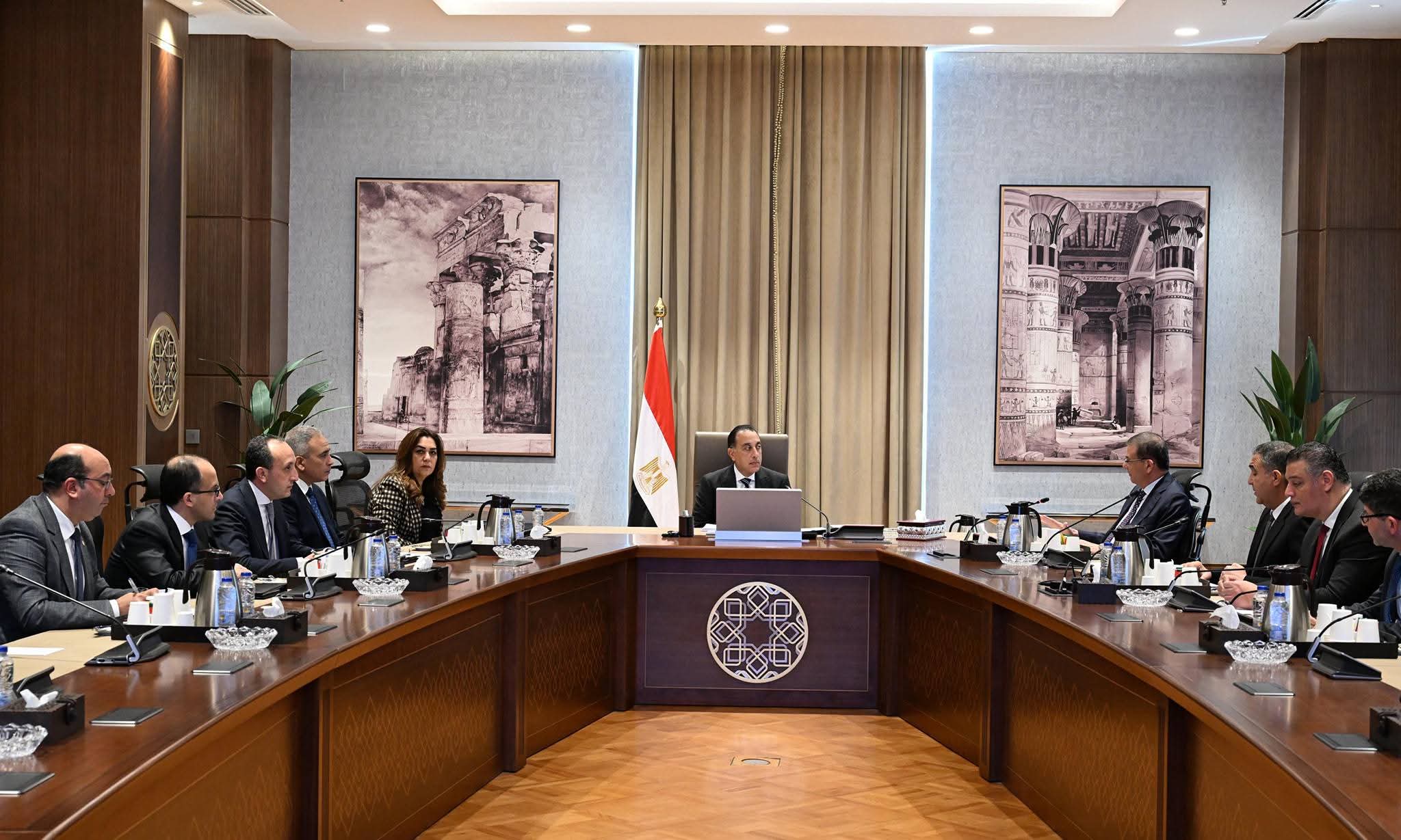 مدبولي يستعرض خطة الدولة للتعامل مع الحيوانات الضالة.. مراكز إيواء خارج الكتل السكنية وتوسّع في التحصين والتعقيم