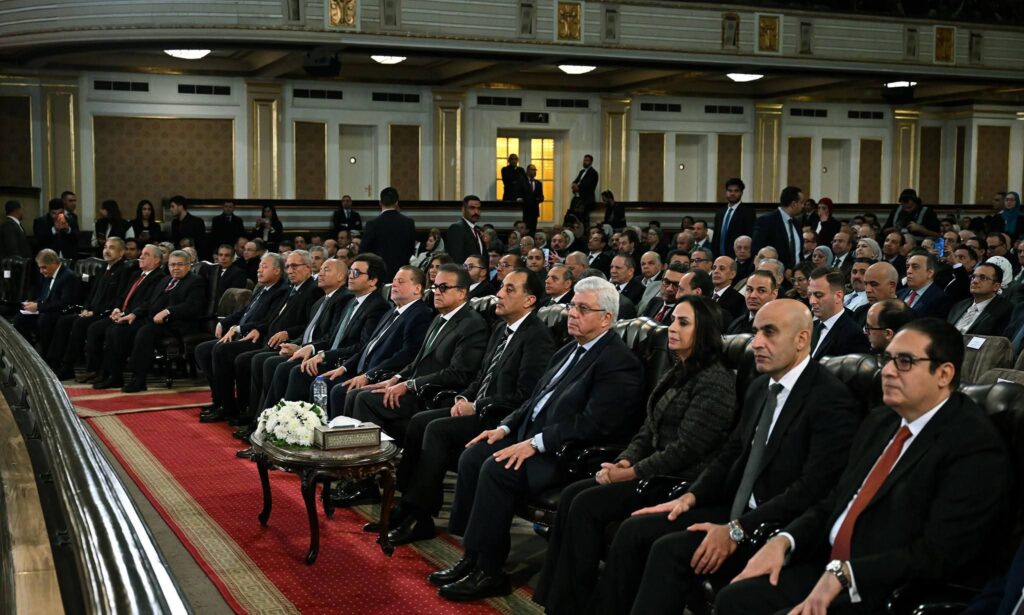 مدبولي يطلق «منحة علماء المستقبل» لدعم المتفوقين بالجامعات المصرية