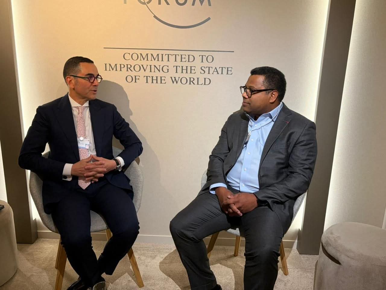 وزير الاستثمار يبحث مع رئيس ميريديام فرص الاستثمار في مصر خلال منتدى دافوس الاقتصادي العالمي 1 وزير الاستثمار يبحث مع رئيس ميريديام فرص الاستثمار في مصر خلال منتدى دافوس الاقتصادي العالمي