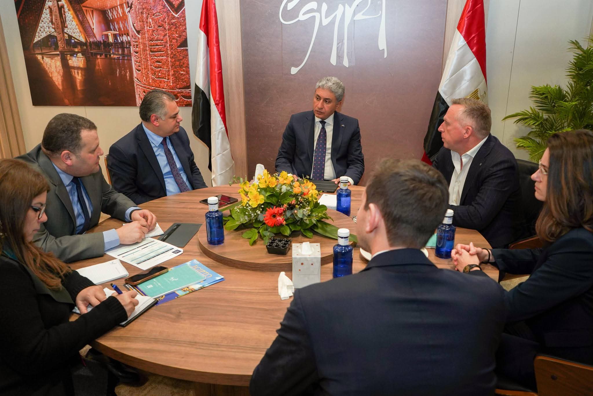 وزير السياحة يبحث مع Edelweiss Airlines زيادة الحركة السياحية الأوروبية إلى مصر