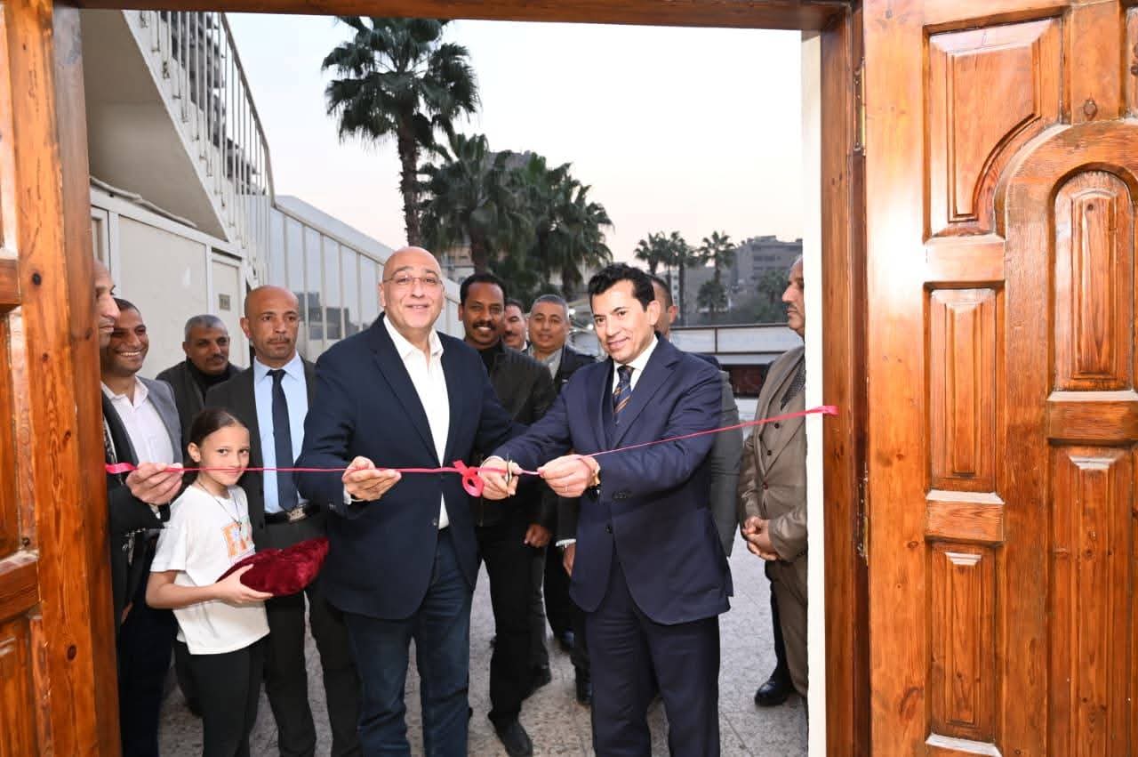 وزير الشباب والرياضة يتفقد نادي التوفيقية للتنس بالجيزة