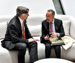 نائب وزير الخارجية الأمريكي ونائب وزير خارجية طاجيكستان يزوران المتحف المصري الكبير 2 نائب وزير الخارجية الأمريكي ونائب وزير خارجية طاجيكستان يزوران المتحف المصري الكبير