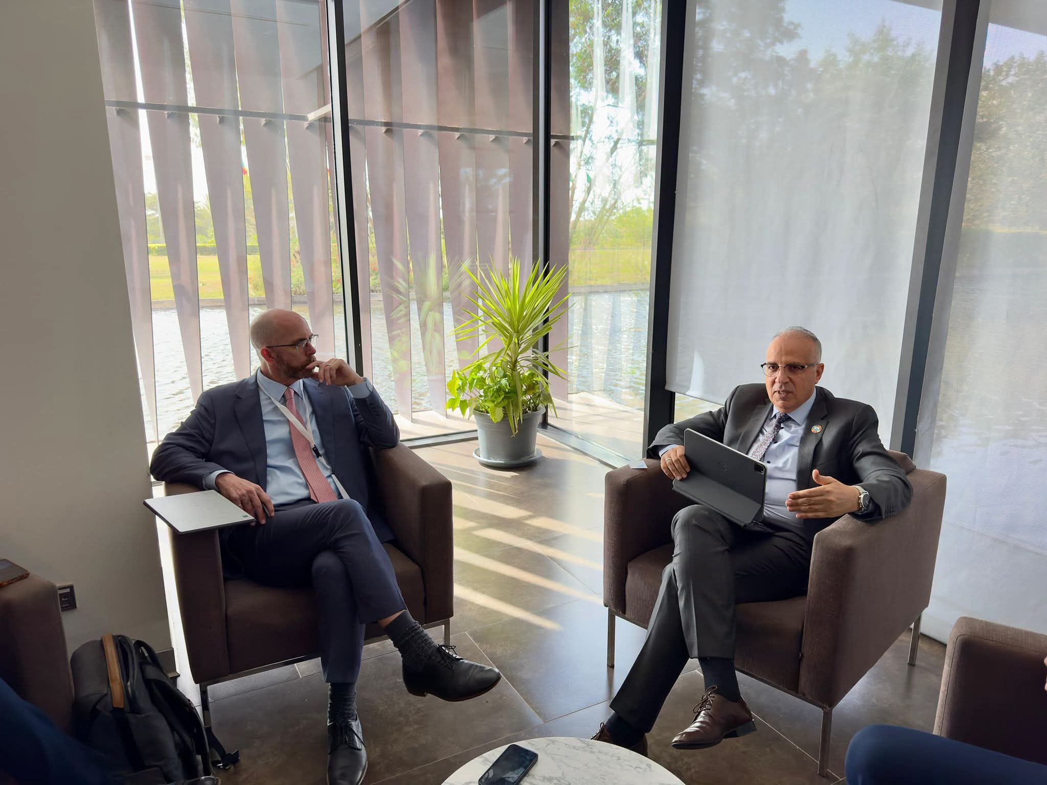 سويلم يلتقي مدير مركز جنيف للمياه خلال التحضيرات لمؤتمر الأمم المتحدة 2026