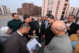 وزير الإسكان يتفقد محطات كهرباء ومشروعات سكنية بتوسعات مدينة الشيخ زايد ويؤكد تلبية مطالب الحاجزين