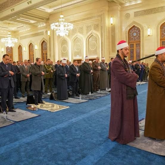 بأصوات خاشعة لنجوم "دولة التلاوة".. افتتاح مسجد العزيز الحكيم بالمقطم بحضور الرئيس السيسي يؤكد دور المساجد في بناء المجتمع