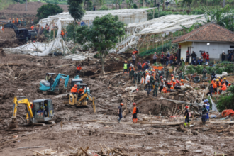 إندونيسيا: 23 جنديًا قتلى في انهيارات أرضية جراء أمطار غزيرة
