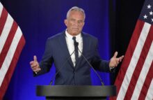 وزير الصحة الأمريكي يروّج لعودة الحليب كامل الدسم بفيديو طريف بالذكاء الاصطناعي