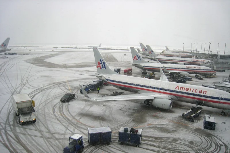 عاصفة شتوية قوية تضرب الولايات المتحدة: آلاف الرحلات الجوية الملغاة وانقطاع الكهرباء 1 عاصفة شتوية قوية تضرب الولايات المتحدة: آلاف الرحلات الجوية الملغاة وانقطاع الكهرباء