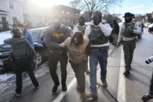 البنتاجون يستعد لنشر 1500 جندي في مينيسوتا وسط تهديدات ترامب بتفعيل قانون التمرد