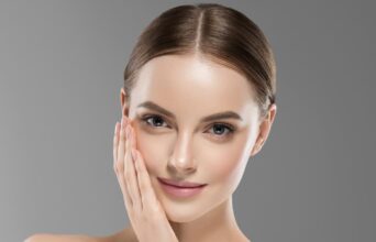 وداعاً لتشققات الجلد.. 7 وصفات طبيعية تعيد لبشرتكِ النعومة والنضارة