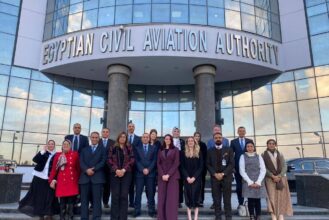 مصر وبريطانيا توقعان مذكرة تفاهم لتعزيز النقل الجوي وزيادة الرحلات بين البلدين