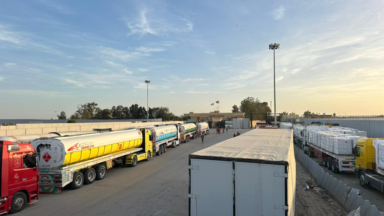 قافلة الهلال الأحمر رقم 124 تنقل أكثر من 7 آلاف طن مساعدات إلى غزة