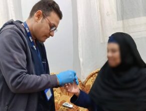 هيئة الرعاية الصحية تكثف الزيارات المنزلية لكبار السن وذوي الأمراض المزمنة