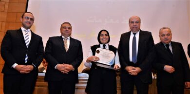 وزير الطيران يشهد تخرج طلاب الأكاديمية المصرية لمعلومات الطيران