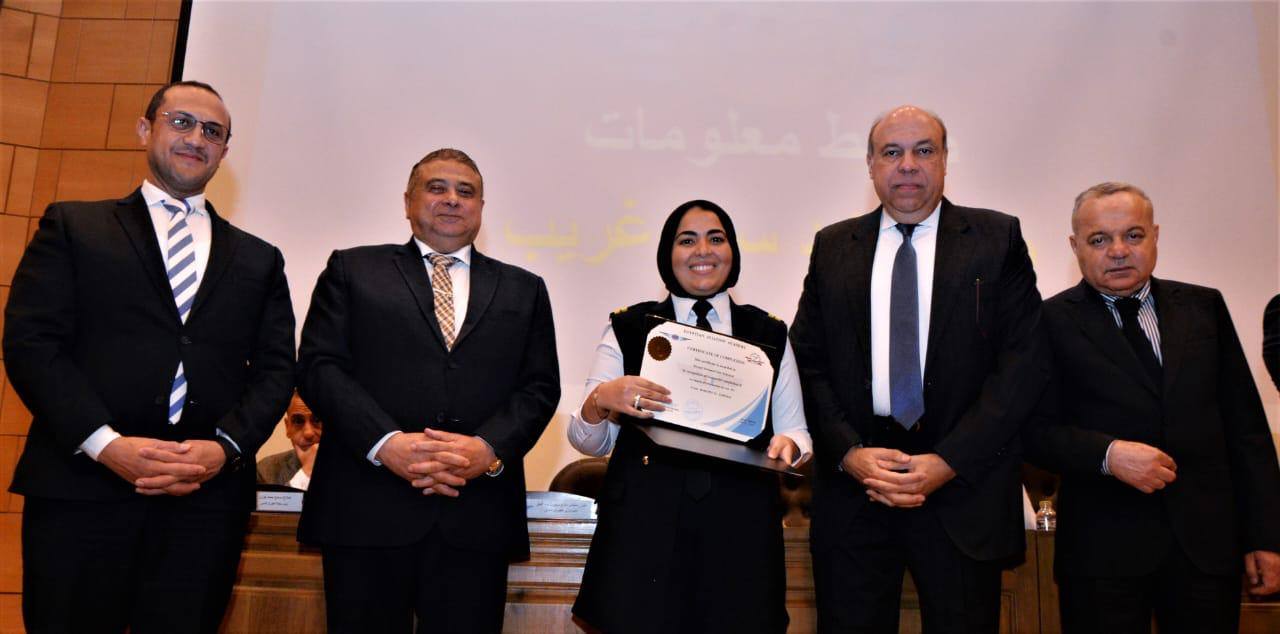 وزير الطيران يشهد تخرج طلاب الأكاديمية المصرية لمعلومات الطيران 1 وزير الطيران يشهد تخرج طلاب الأكاديمية المصرية لمعلومات الطيران
