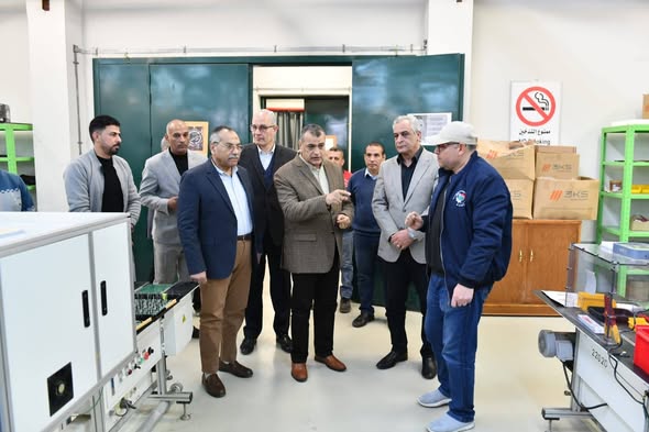 وزير الدولة للإنتاج الحربي يتفقد "أبو زعبل للصناعات المتخصصة" ويشدد على تطوير خطوط الإنتاج وتعزيز الجودة