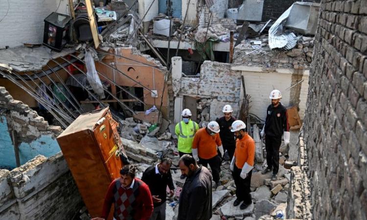 مقتل وإصابة 27 شخصا فى انفجار أسطوانة غاز بباكستان 1 مقتل وإصابة 27 شخصا فى انفجار أسطوانة غاز بباكستان