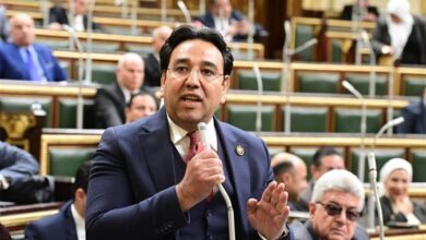 أيمن محسب: تماسك الجبهة الداخلية خط الدفاع الأول ضد التحديات الإقليمية