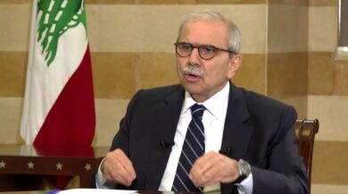 نواف سلام: إلغاء التمثيل الطائفي في الوظائف العامة حسب الدستور