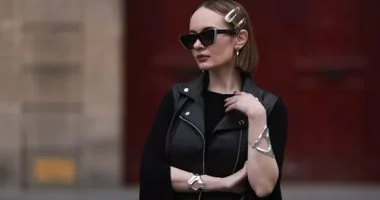 كيف تختارين بين الإكسسوارات الذهبية والفضية لإطلالتك