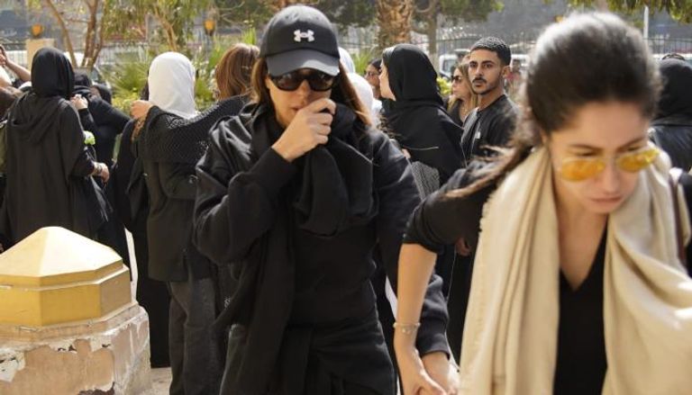 نجوم الفن يحضرون تشييع جثمان والدة ريم مصطفى: أحمد داود ويوسف الشريف