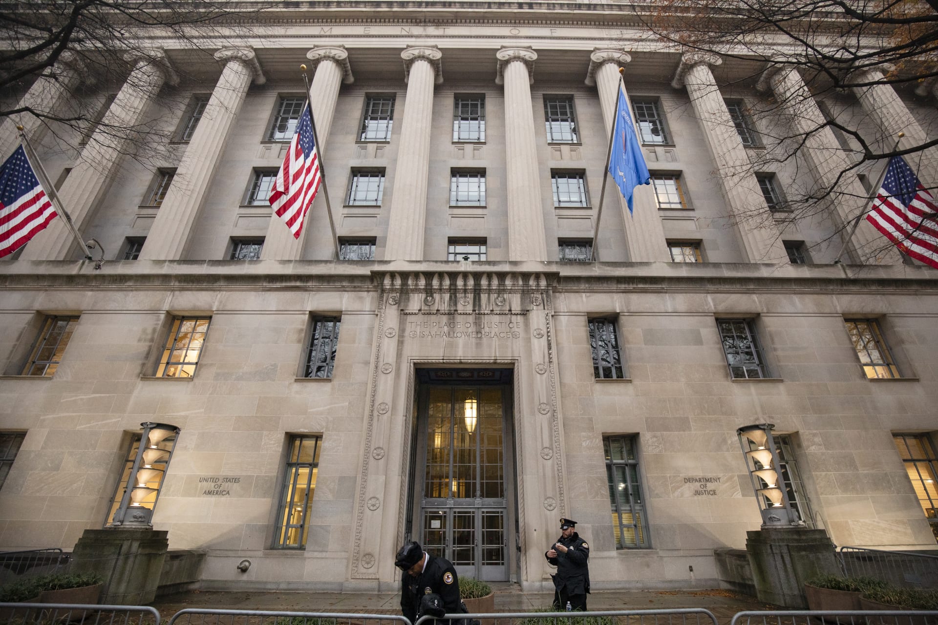 استقالة رئيسة الشئون القانونية في "جولدمان ساكس" على خلفية ارتباطات بإبستين