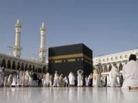 إيقاف 1800 وكالة سفر: السعودية تشدد الرقابة على خدمات العمرة