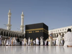 إيقاف 1800 وكالة سفر: السعودية تشدد الرقابة على خدمات العمرة