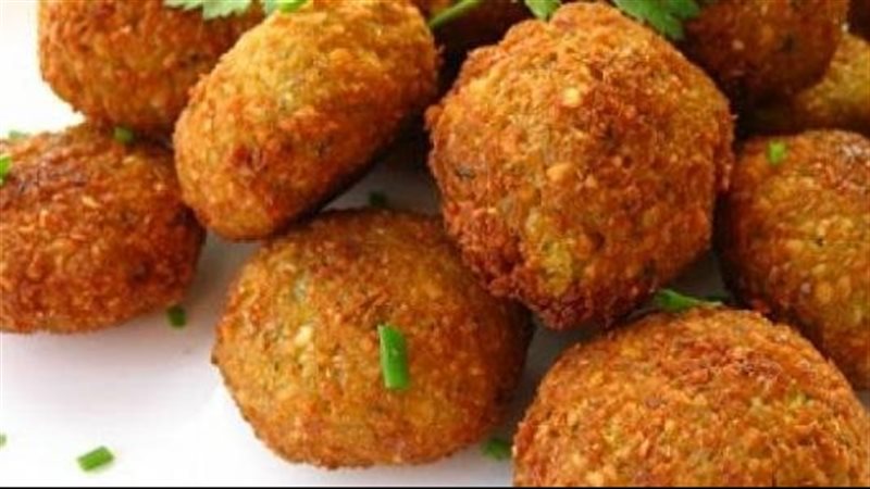 فوائد الطعمية في رمضان… وتحذيرات من مخاطر الجاهزة على الصحة"