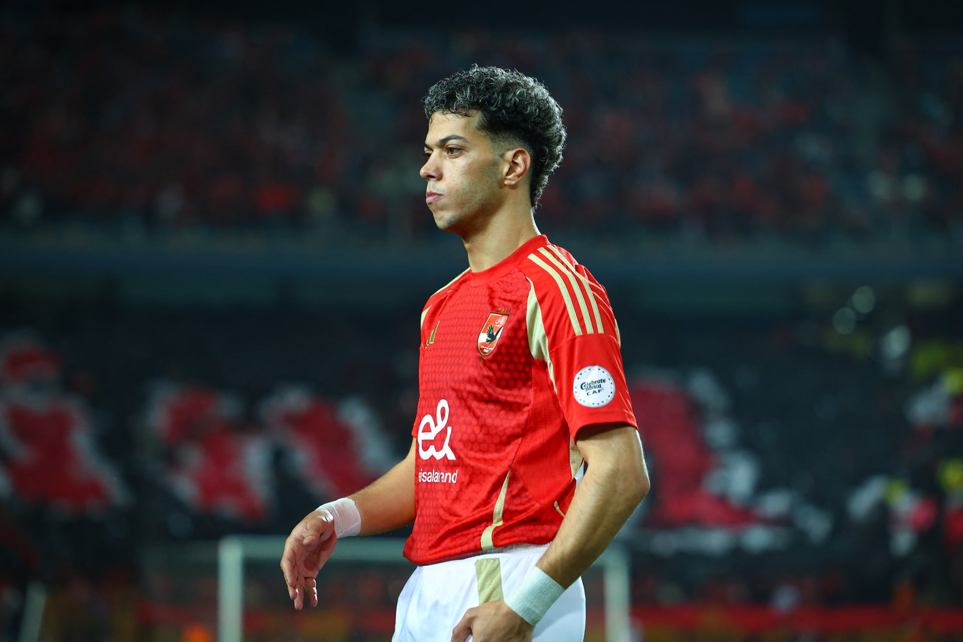 والدة إمام عاشور تتعرض لوعكة صحية